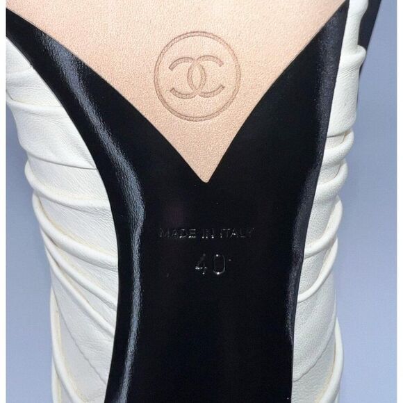 Authentic NWT CHANEL Ivory Bow Detail CC Logo Ruched Ankle Booties Size … - Picture 15 of 17